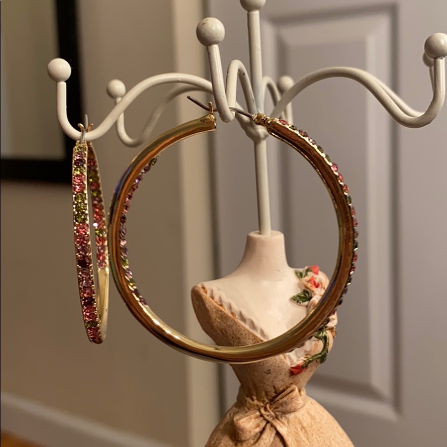 Gloria Vanderbilt Multi-Color Hoop Earrings 18$